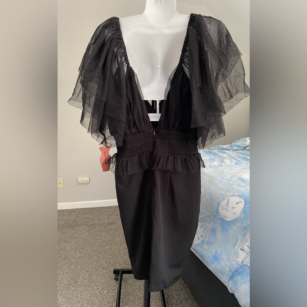 Similar to Kelly Clarkson’s Dress. Jrs. Little Black Dress - Picture 2 of 16